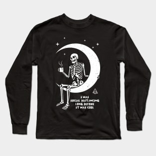 Social distancing on the moon Long Sleeve T-Shirt